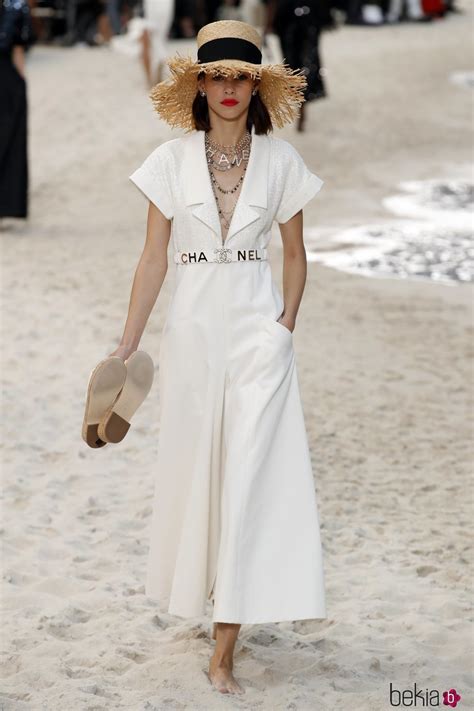 vestido chanel blanco|vestidos de chanel.